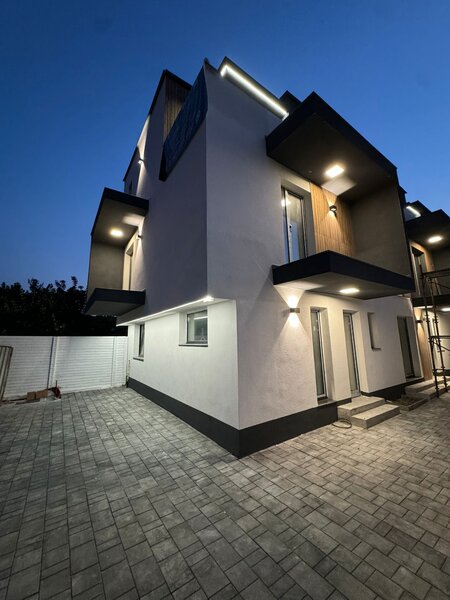 Triplex superb cu 3 apartamente individuale pe 2 nivele P+1+2E in Bucuresti