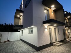 Triplex superb cu 3 apartamente individuale pe 2 nivele P+1+2E in Bucuresti